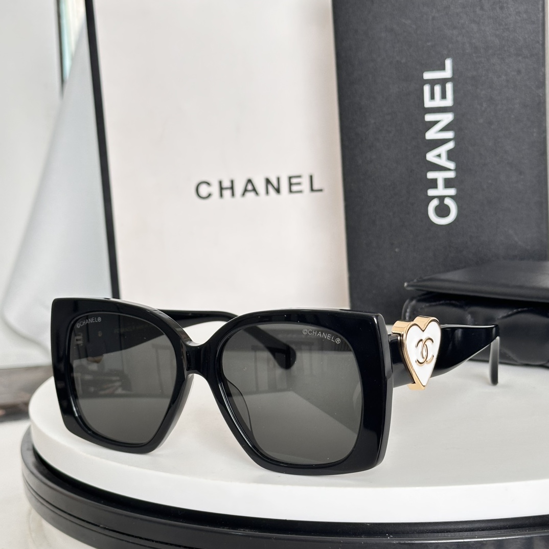 Chanel Sunglass