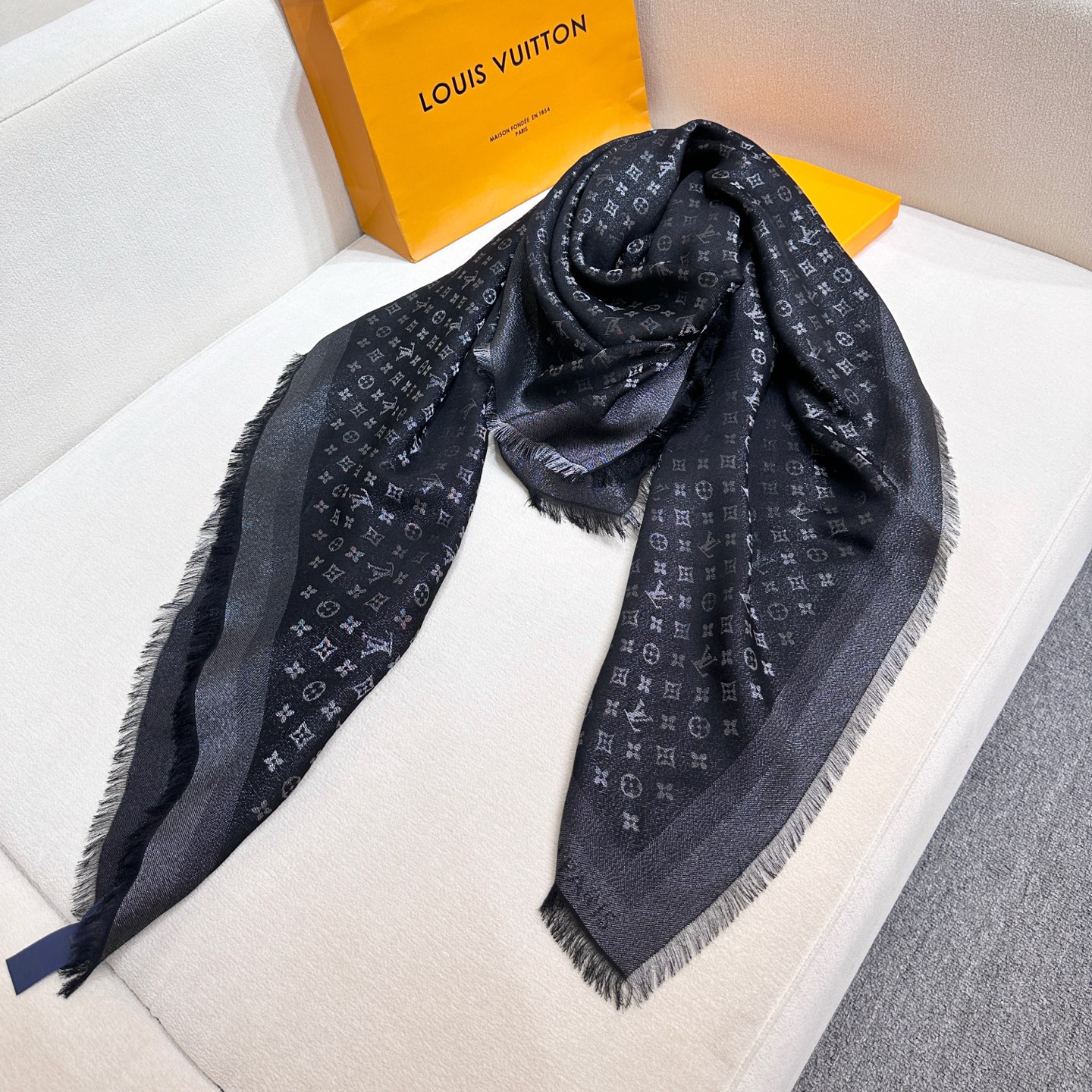 Louis Vuitton Scarves