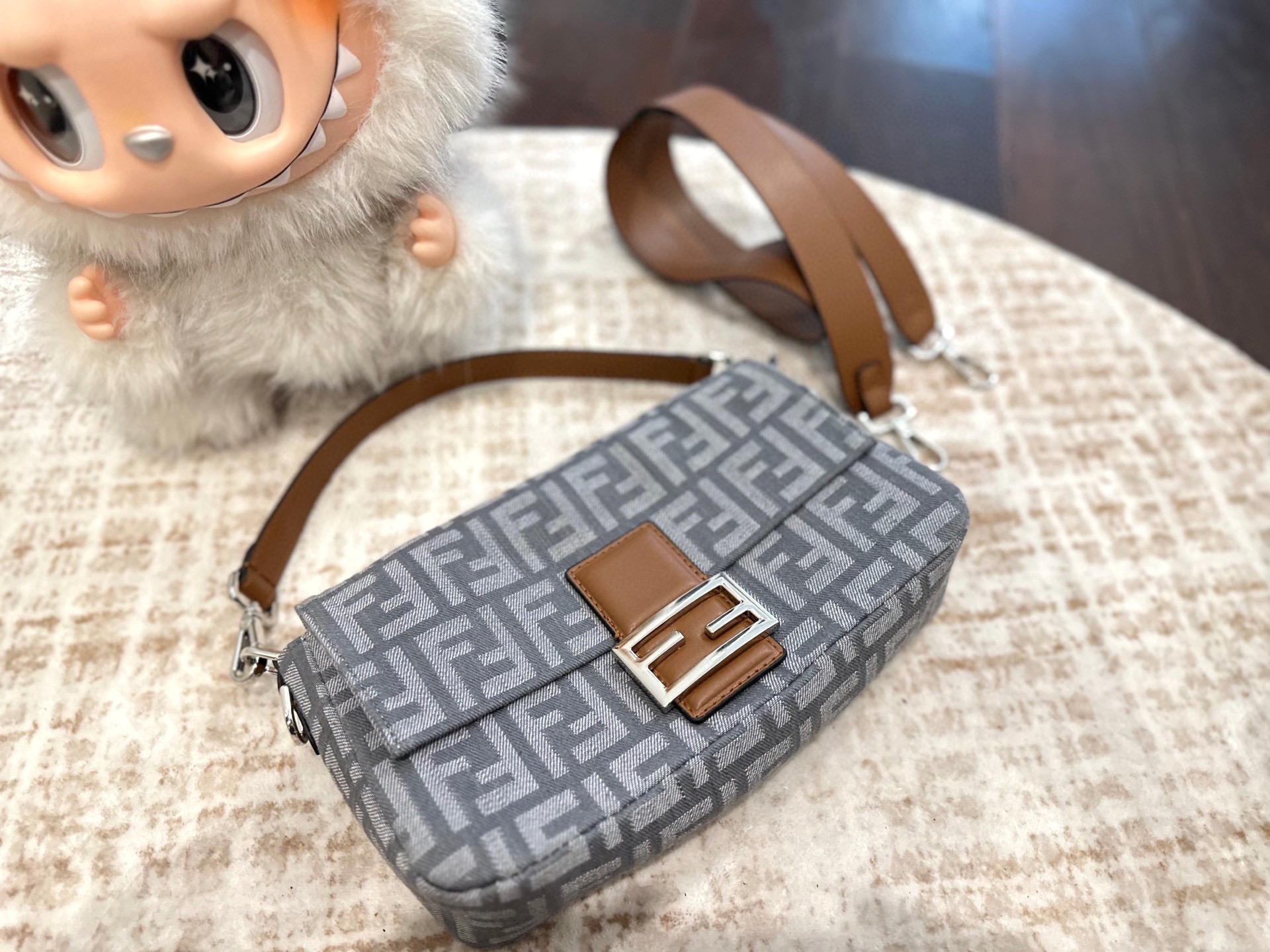 fendi baguette bag