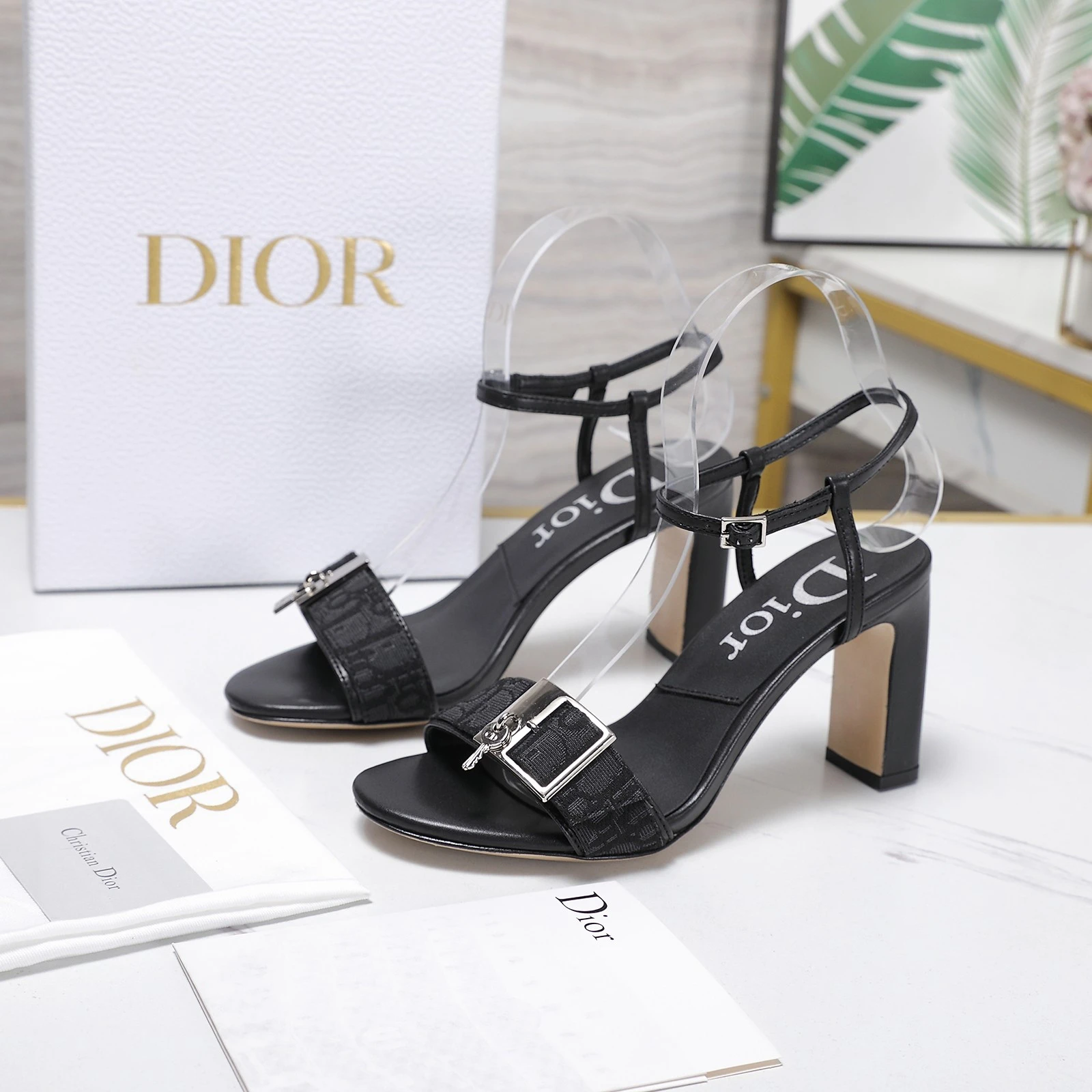 26 new Dior high-heeled sandals