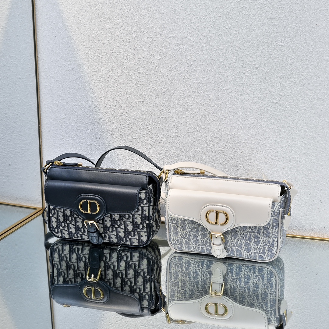 Dior Montaigne Bobby Bag