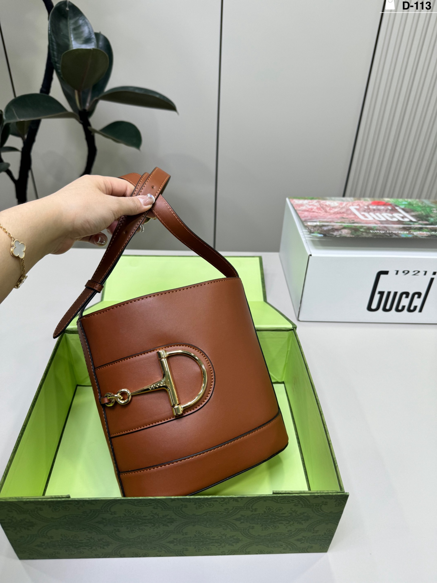 Gucci73 Bucket Bag