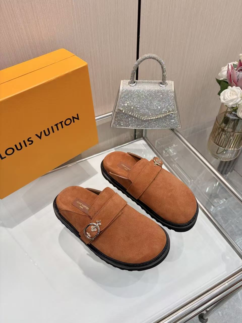 Louis Vuitton Slippers