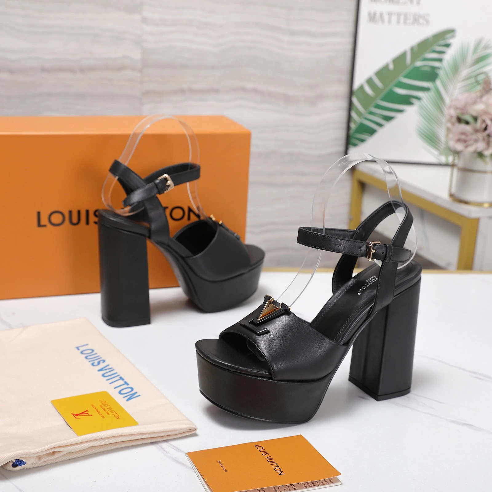 LV 2026 Spring/Summer New Chunky Heel Water Platform Sandals