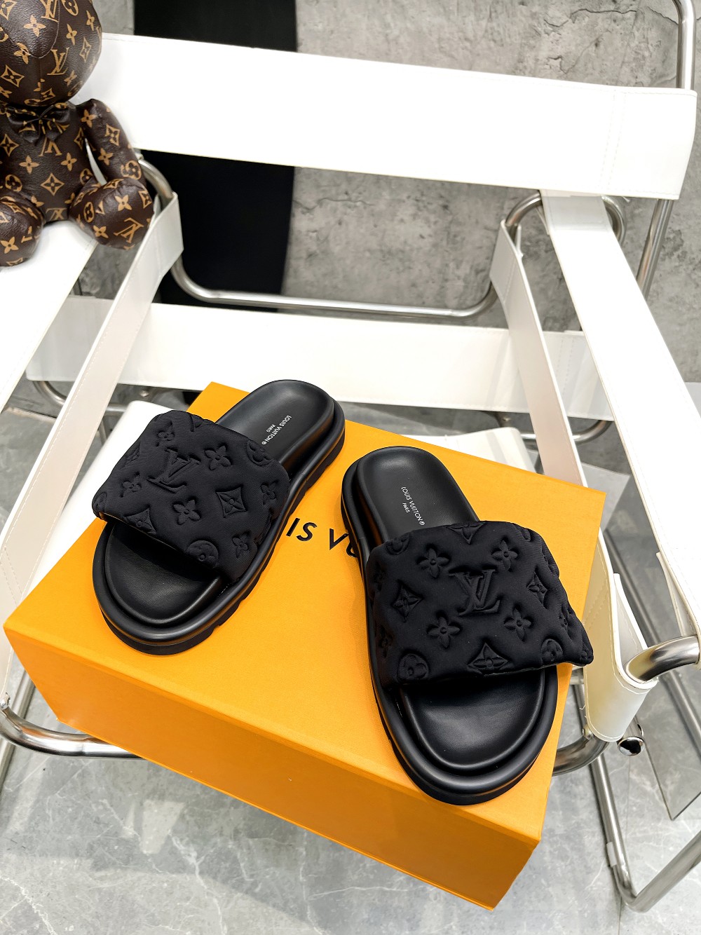Louis Vuitton Slippers