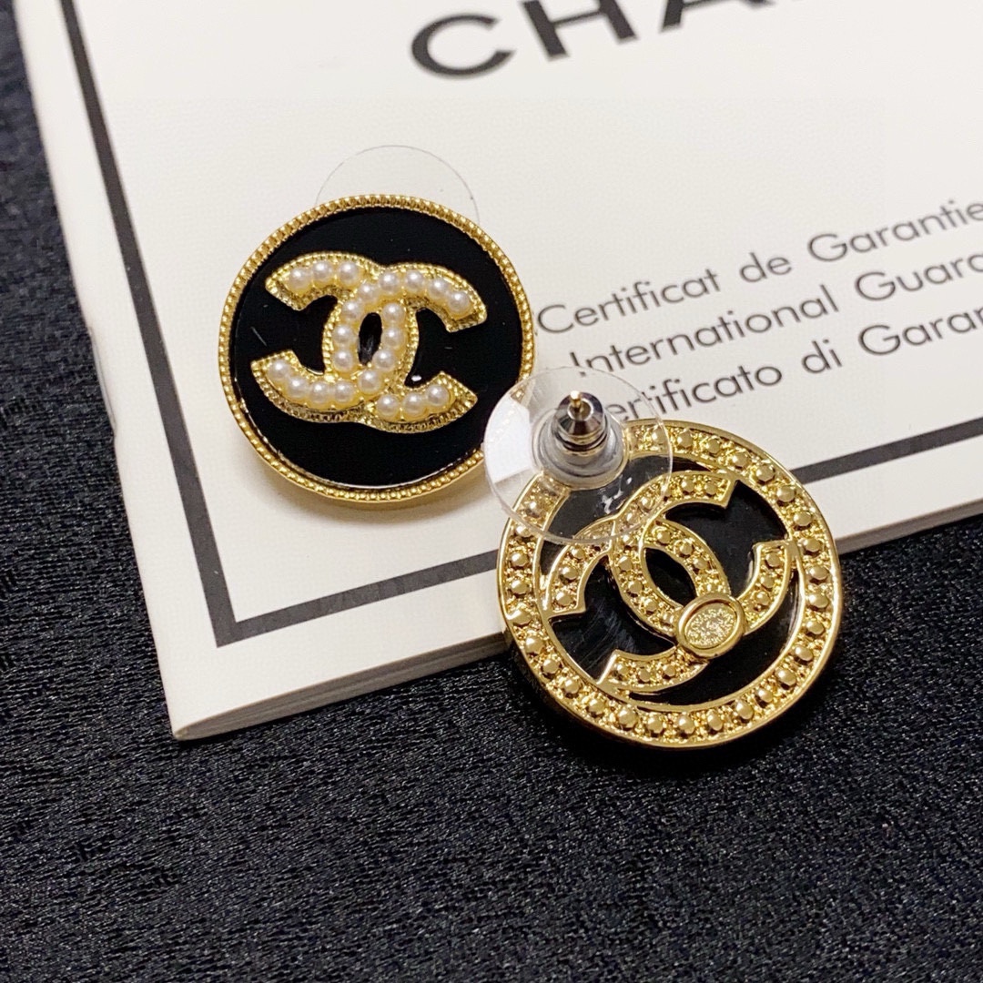 Chanel earring