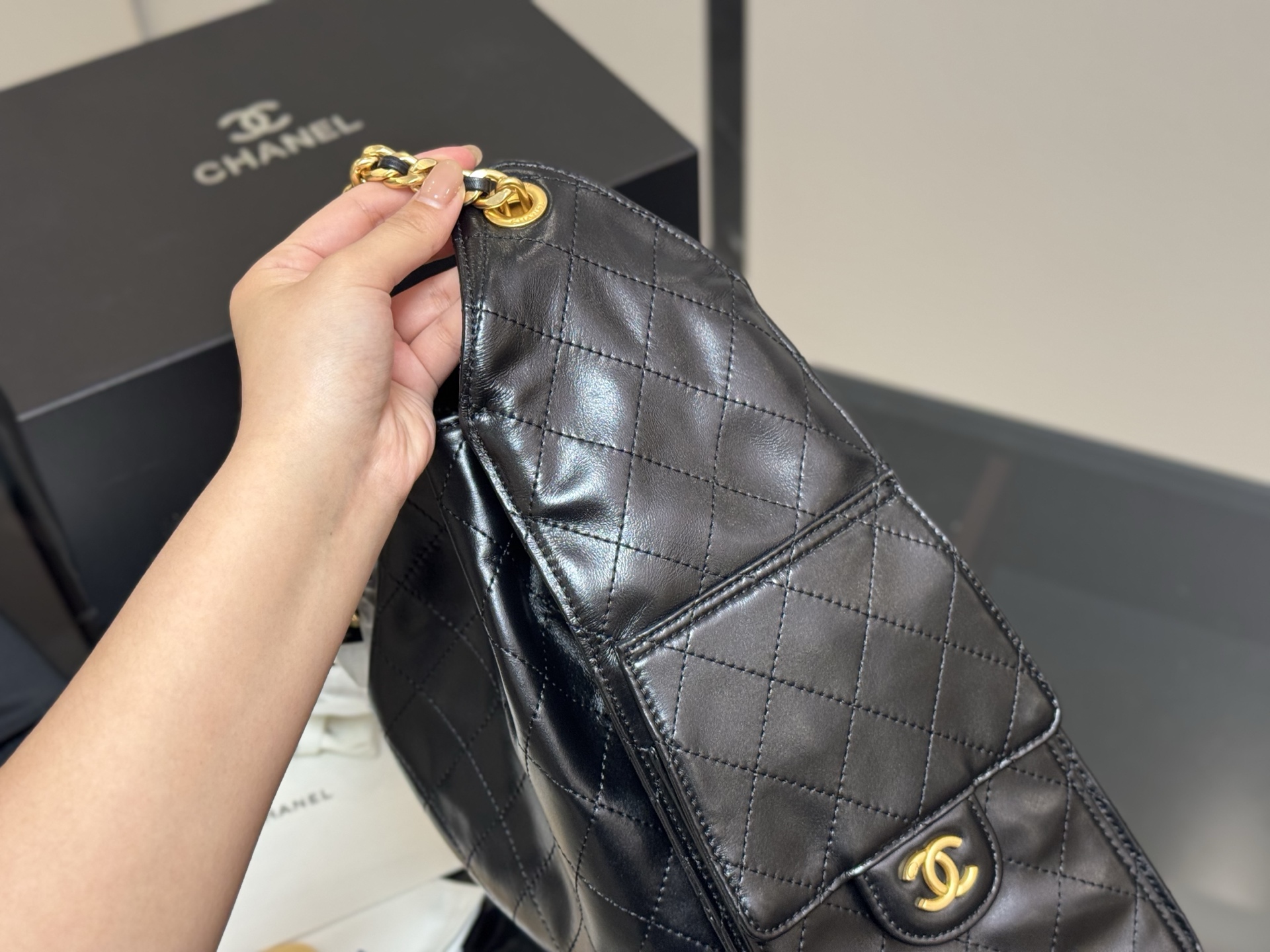 Chanel 25 hobobag