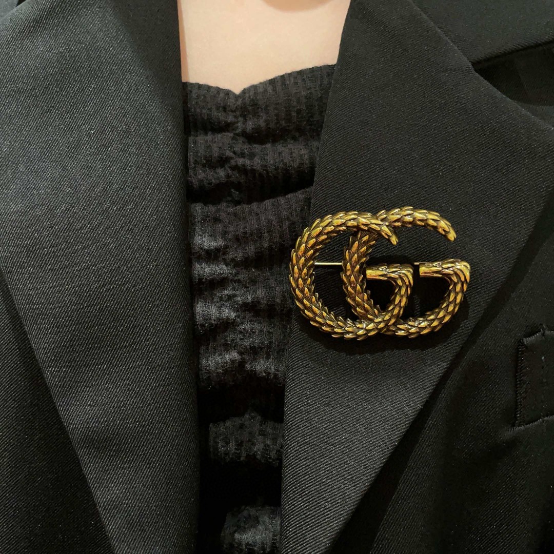 GUCCI BROOCH