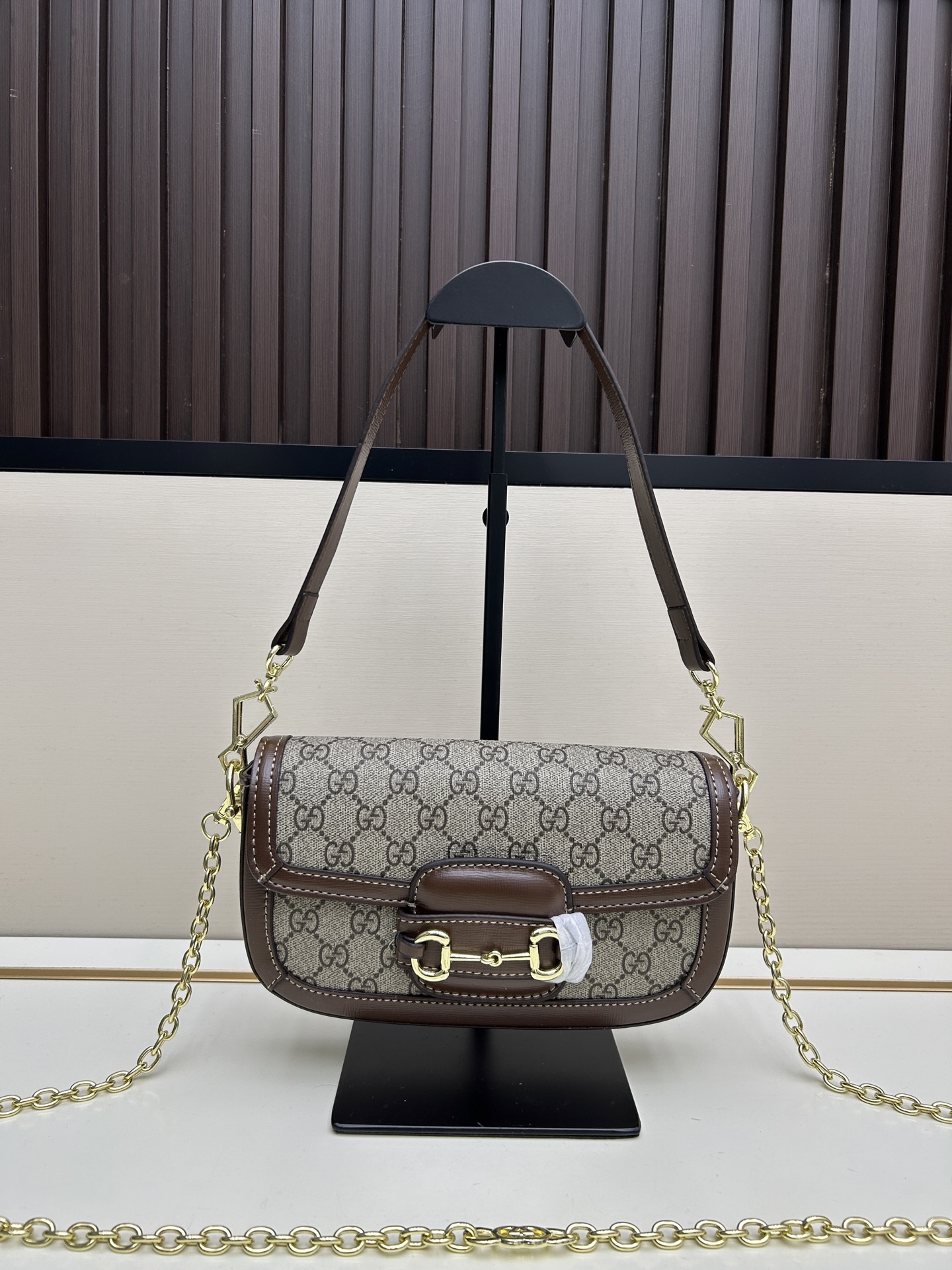 Gucci Horseneck Buckle Bag