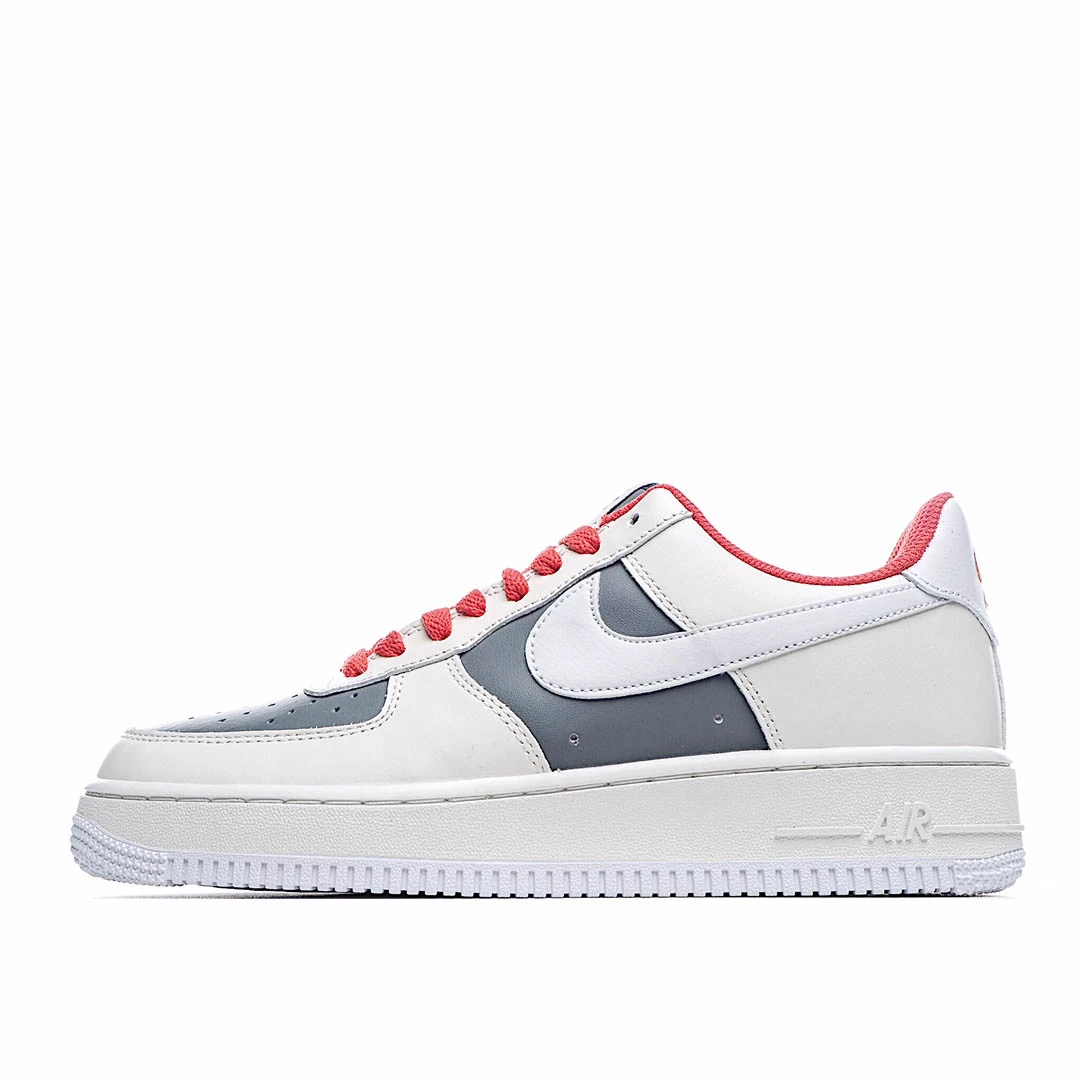 Nike Air Force 1 07 Low Top Sneakers