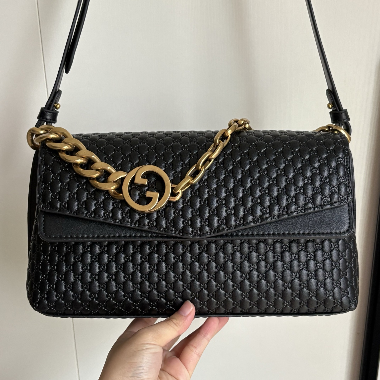 Gucci Embossing Chain Bag