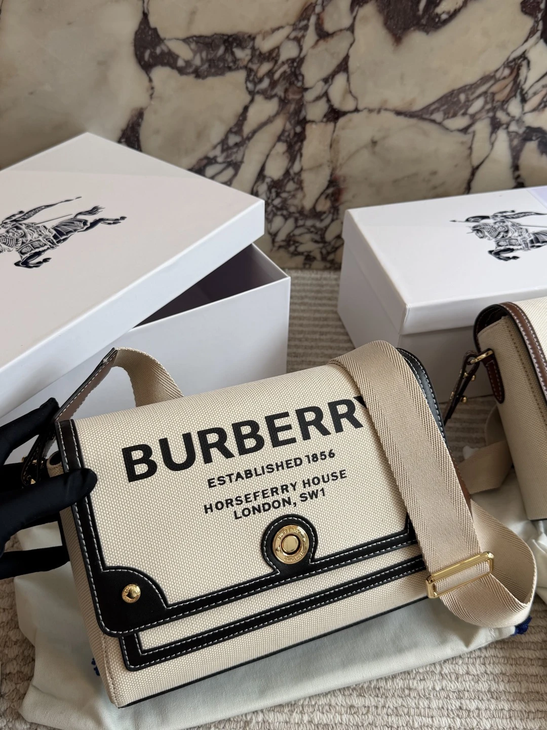 Burberry Horseferry