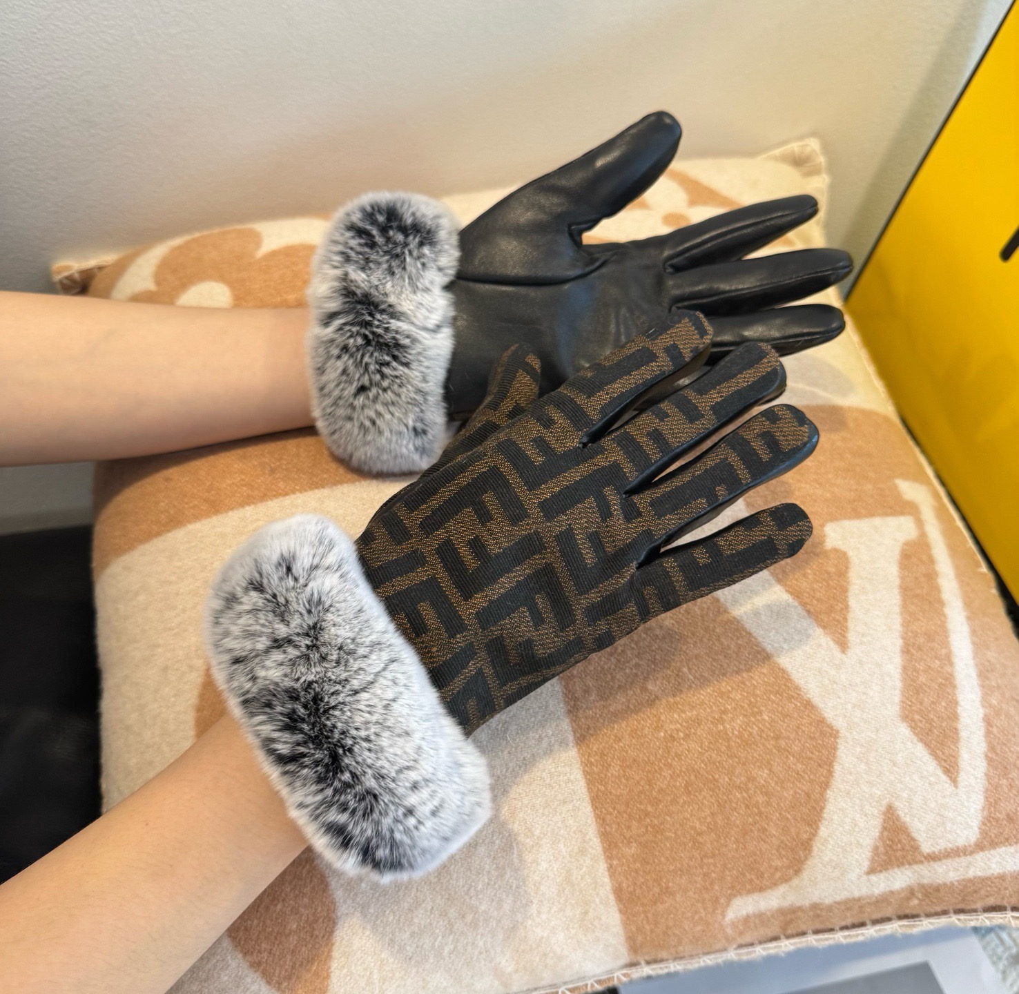 Fendi Gloves