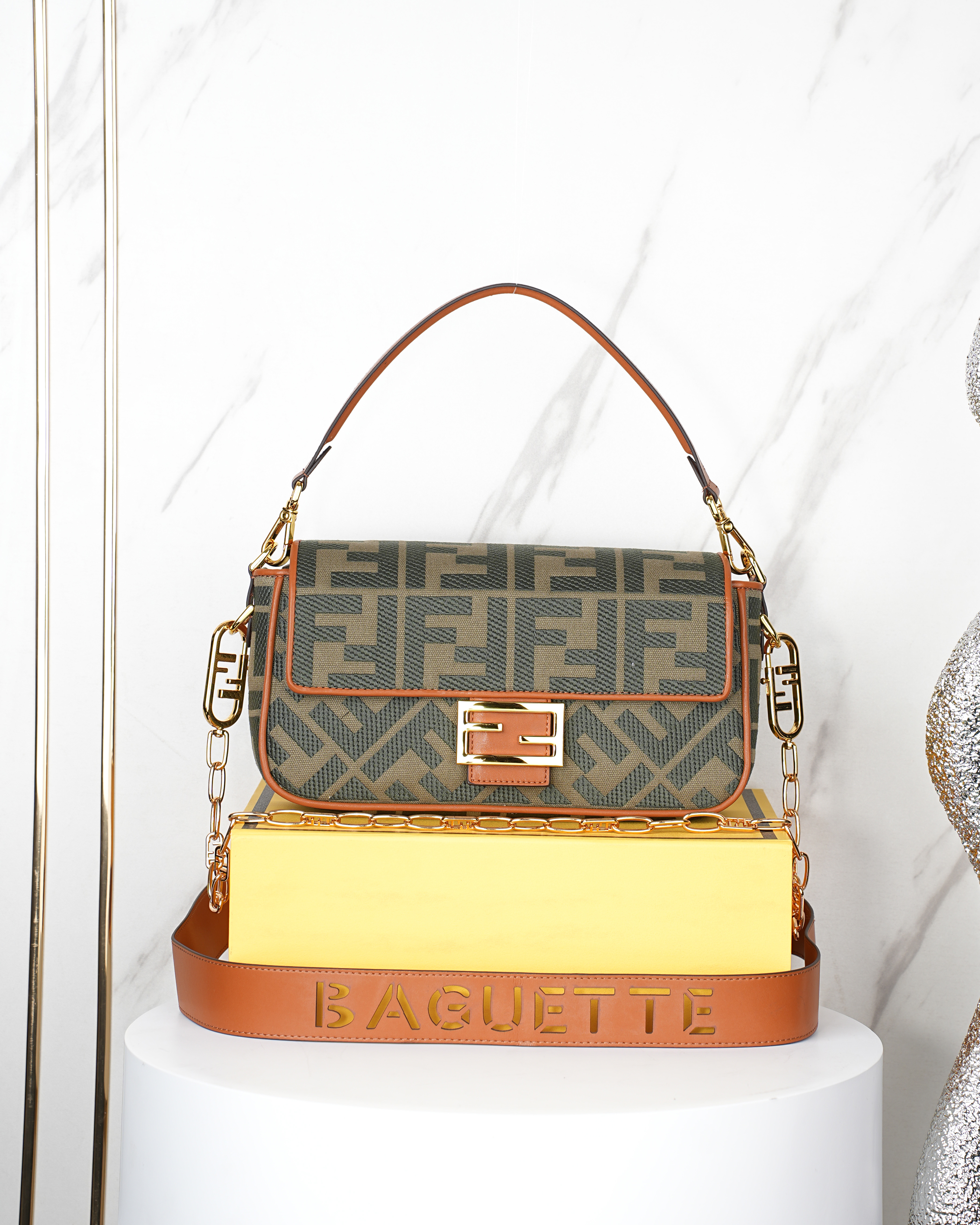 Fendi 𝐁𝐚𝐠𝐮𝐞𝐭𝐭𝐞