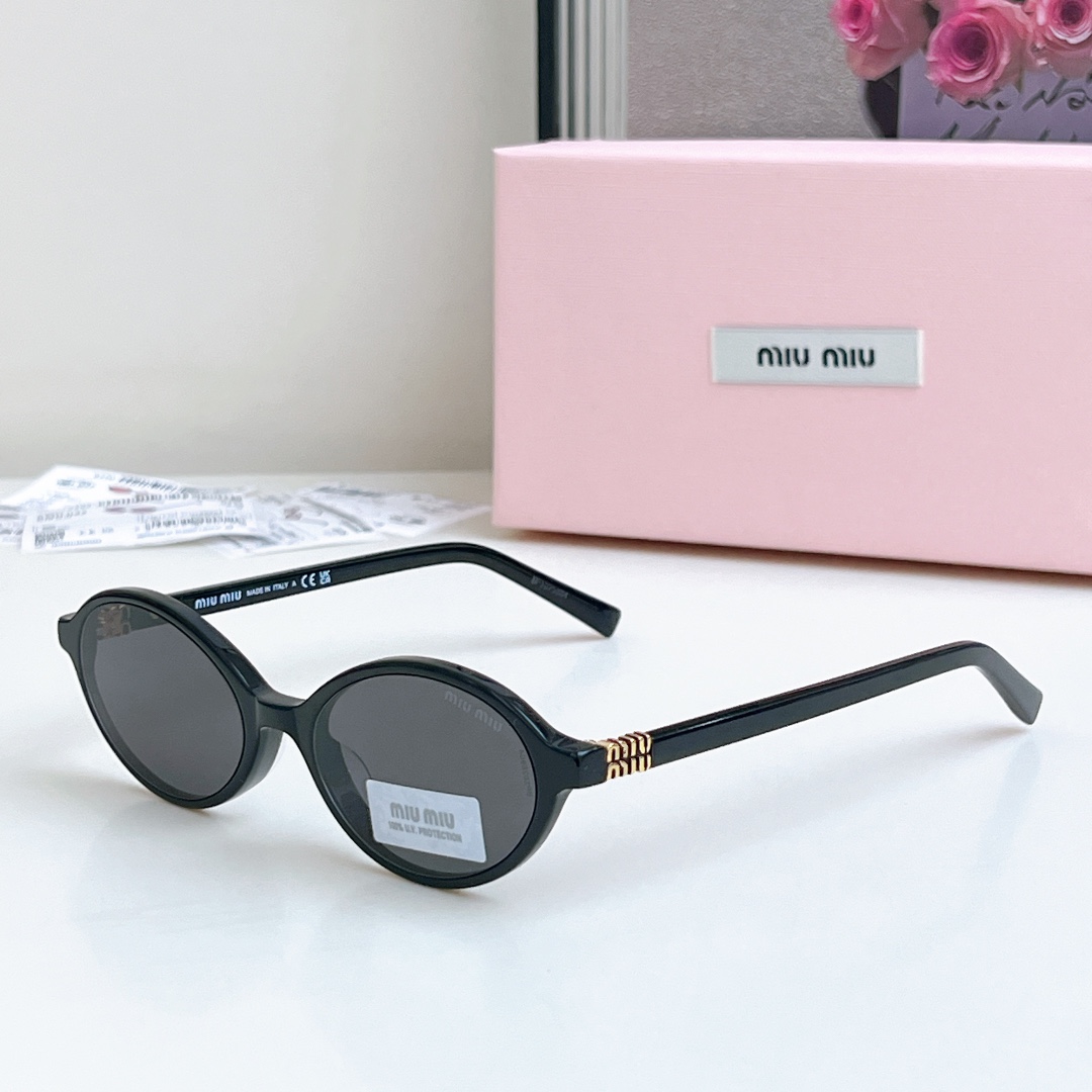 Miumiu Sunglass